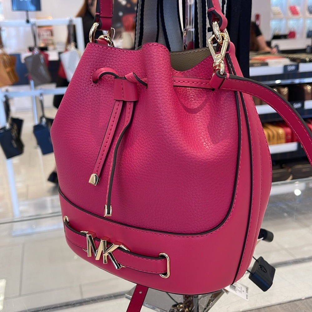 MICHAEL KORS 
Reed Md Pebbled Leather Bucket Bag Satchel Crossbody
Electric Pink - Picture 9 of 16